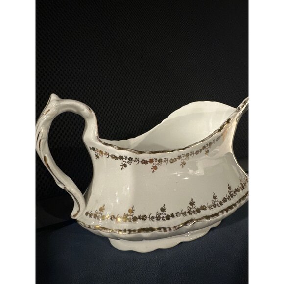Vintage Porcelain Gold-Trimmed Gravy Boat With Floral Design - Picture 3 of 10